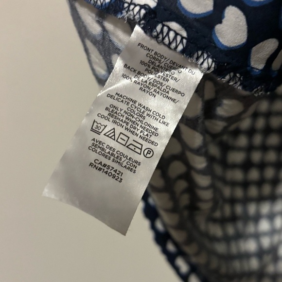 Ann Taylor LOFT | Heart Ruffle Tie Neck Mixed Media Shell Sleeveless Blouse | XS - Picture 7 of 9